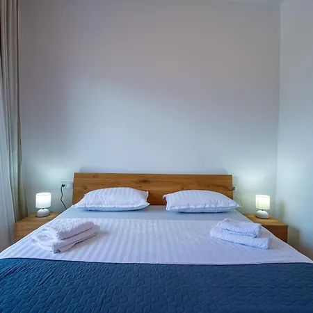Apartment 20 *