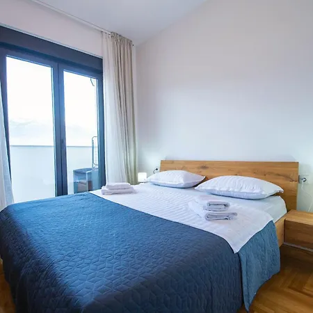 20 Apartment *
